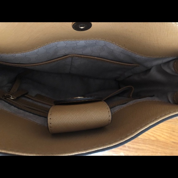 Michael Kors Hamilton Purse - Picture 7 of 14